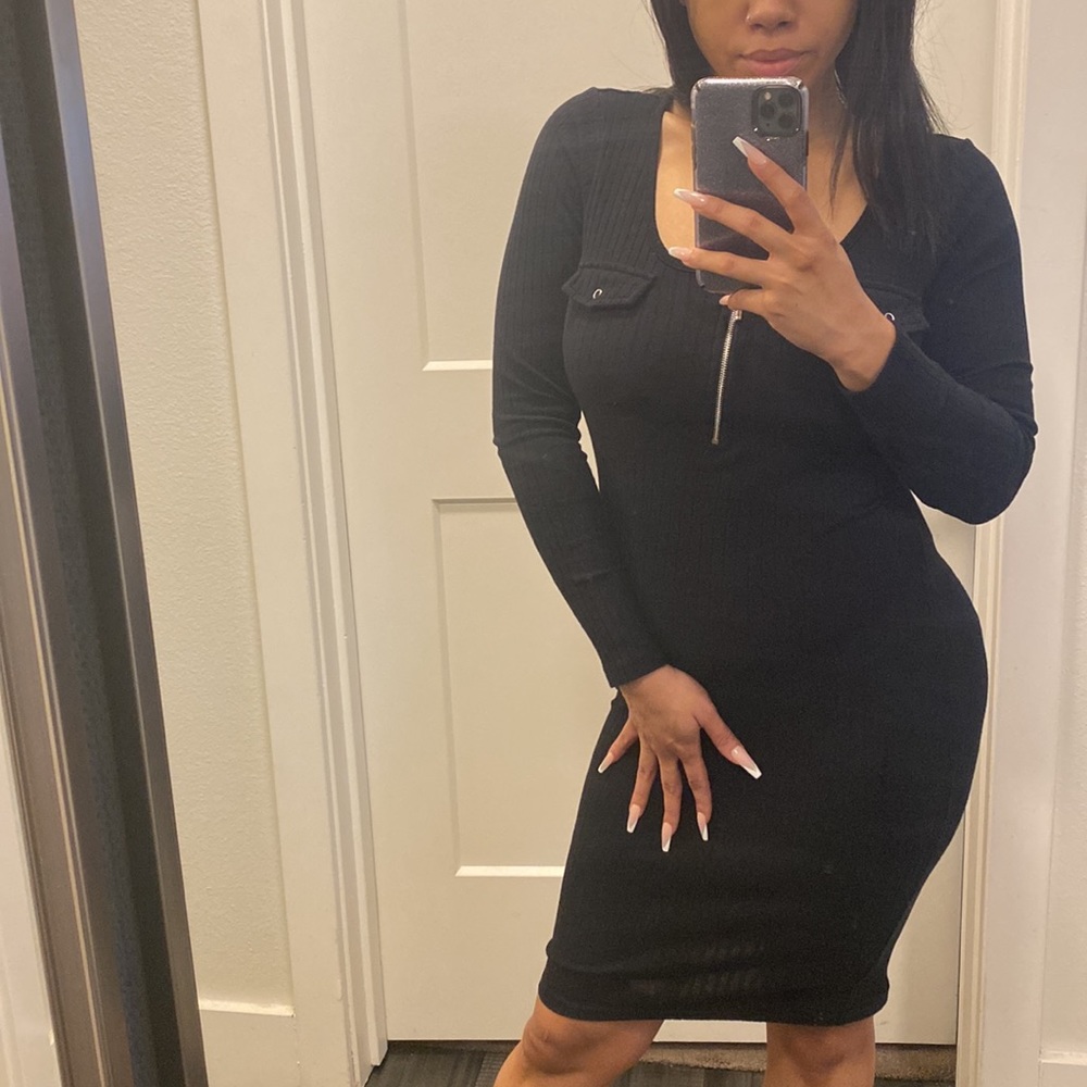 Black Long Sleeve Dress w/ Zipper SZ Medium